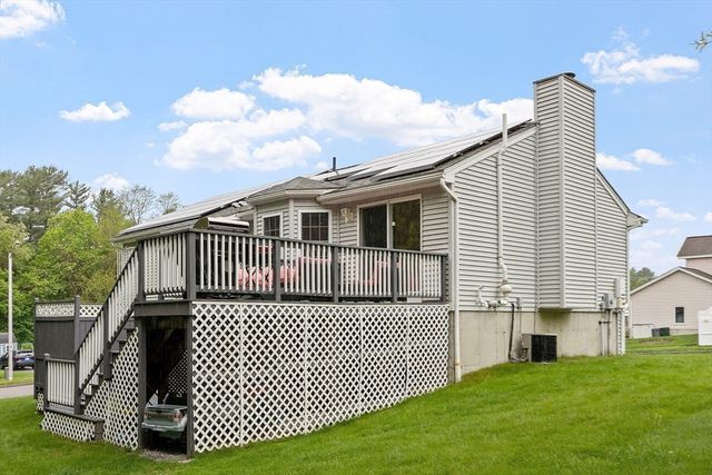2 Pinebrook Ln, Worcester, MA 01609