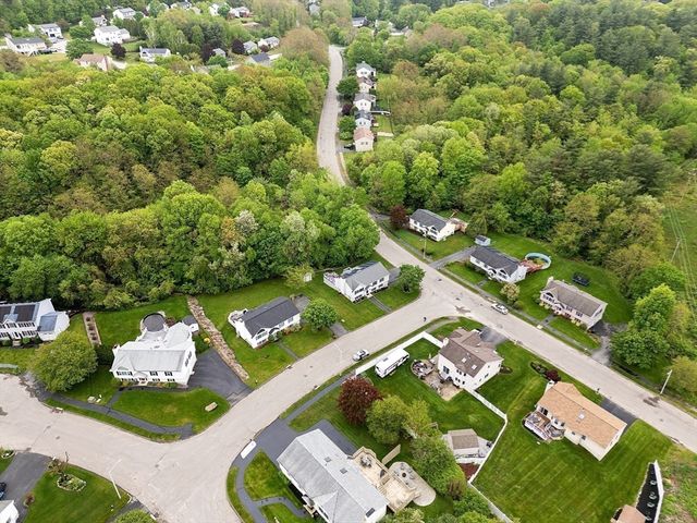 2 Pinebrook Ln, Worcester, MA 01609
