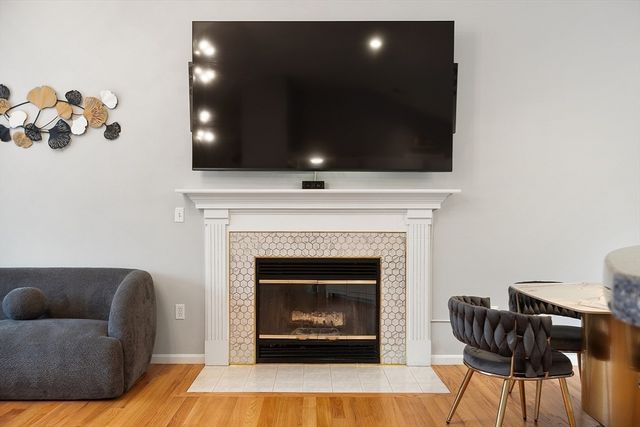 2 Pinebrook Ln, Worcester, MA 01609