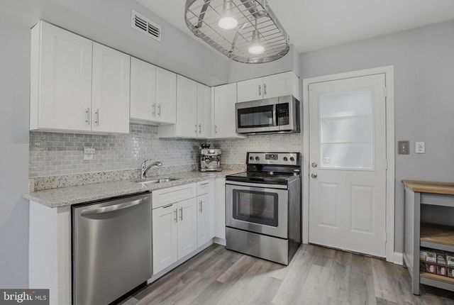 804 WADE AVE, Rockville, MD 20851