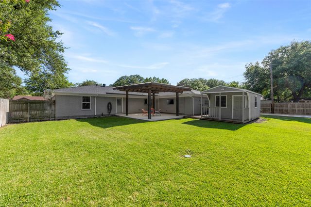 1801 Alexander Drive, Waxahachie, TX 75165