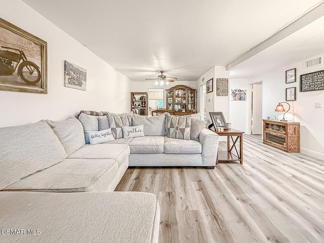 19337 Oak Plaza Court, Newhall, CA 91321