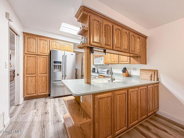 19337 Oak Plaza Court, Newhall, CA 91321