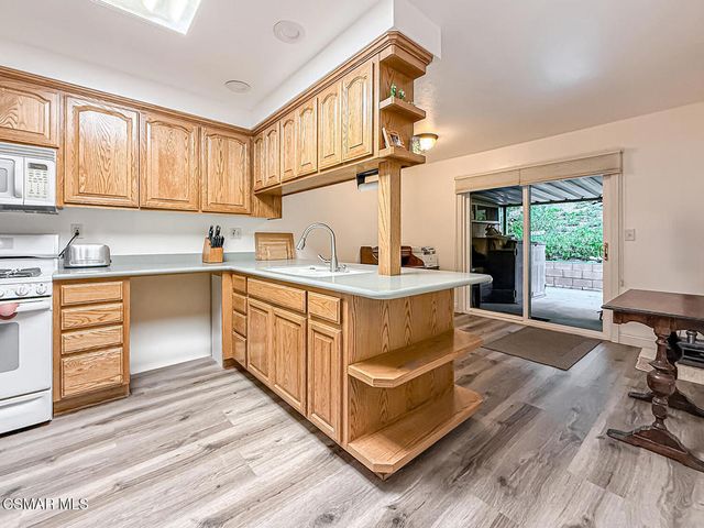 19337 Oak Plaza Court, Newhall, CA 91321