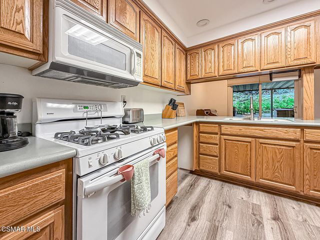 19337 Oak Plaza Court, Newhall, CA 91321