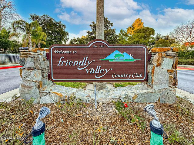 19337 Oak Plaza Court, Newhall, CA 91321