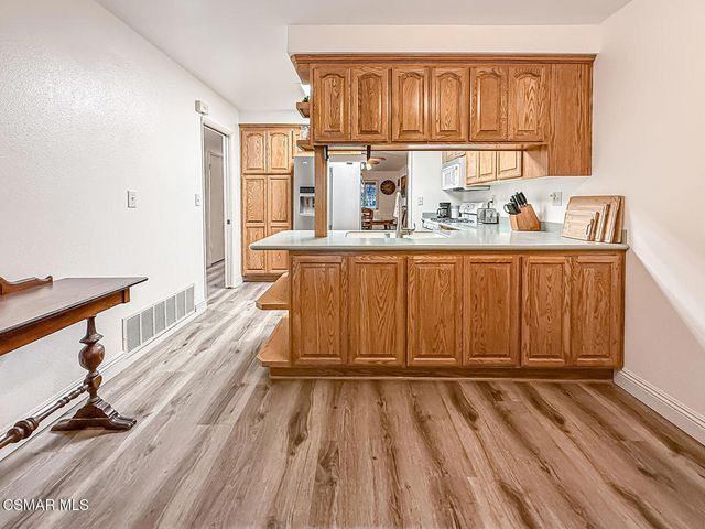 19337 Oak Plaza Court, Newhall, CA 91321