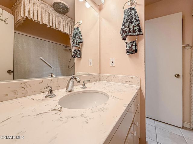 19337 Oak Plaza Court, Newhall, CA 91321