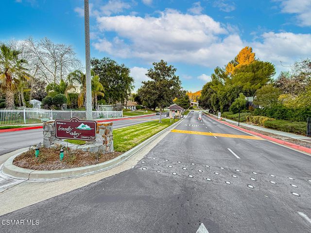 19337 Oak Plaza Court, Newhall, CA 91321