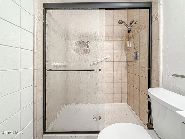 19337 Oak Plaza Court, Newhall, CA 91321