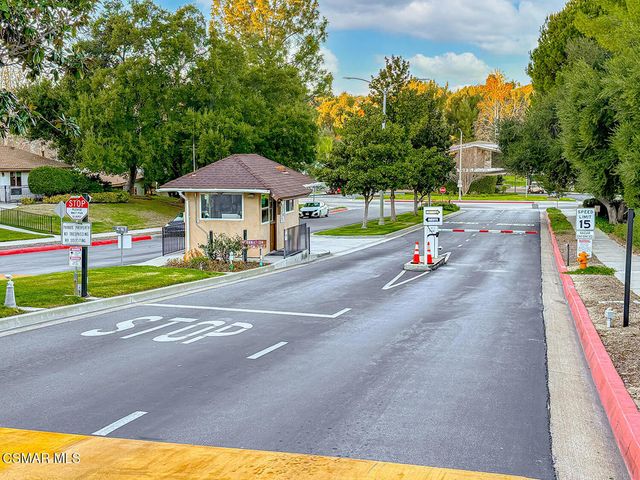 19337 Oak Plaza Court, Newhall, CA 91321