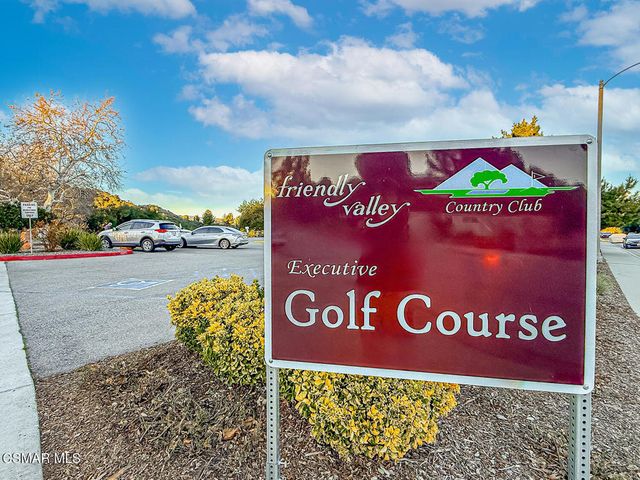 19337 Oak Plaza Court, Newhall, CA 91321