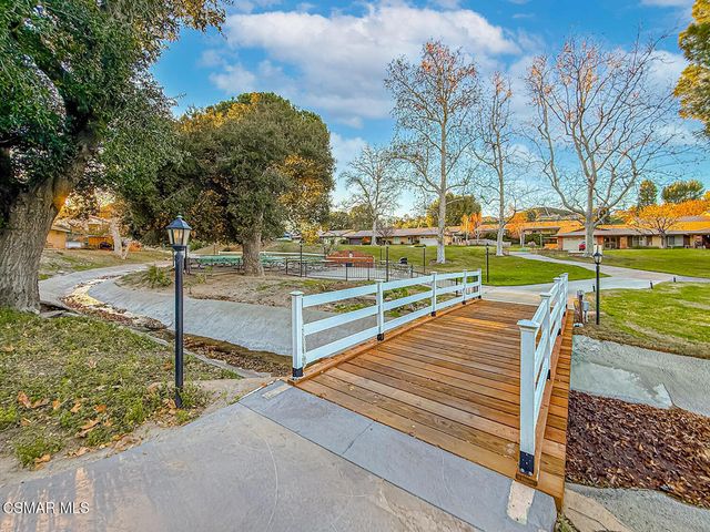 19337 Oak Plaza Court, Newhall, CA 91321