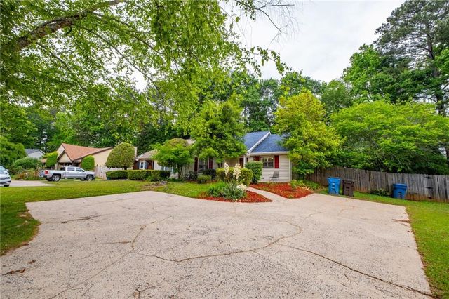 5097 Village Green Way, Alpharetta, GA 30009