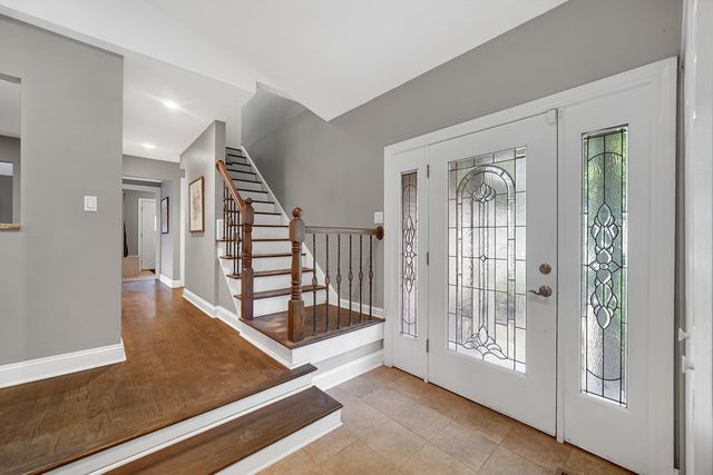 2699 Lisa Court, Northbrook, IL 60062