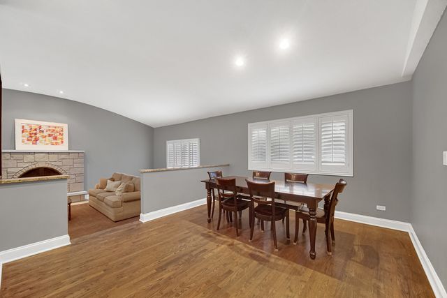 2699 Lisa Court, Northbrook, IL 60062