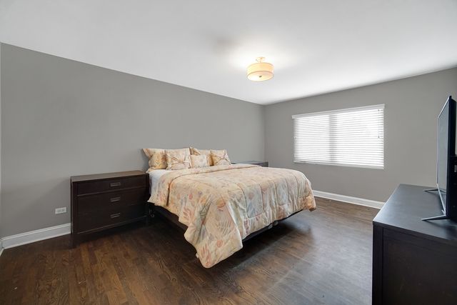 2699 Lisa Court, Northbrook, IL 60062