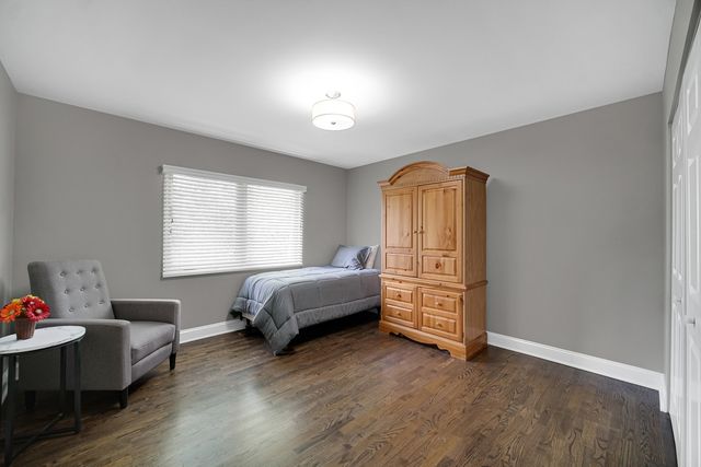 2699 Lisa Court, Northbrook, IL 60062