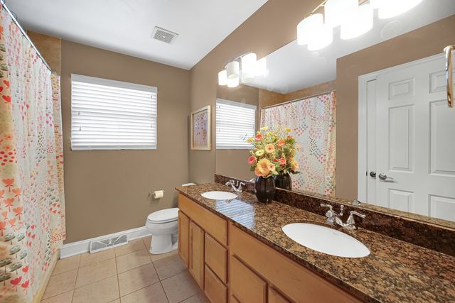 2699 Lisa Court, Northbrook, IL 60062