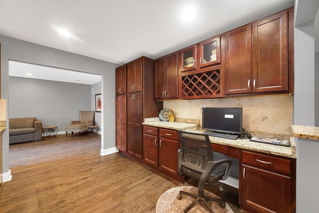2699 Lisa Court, Northbrook, IL 60062