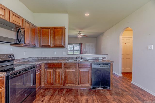 4017 Willow Ridge Dr, Jonesboro, AR 72405