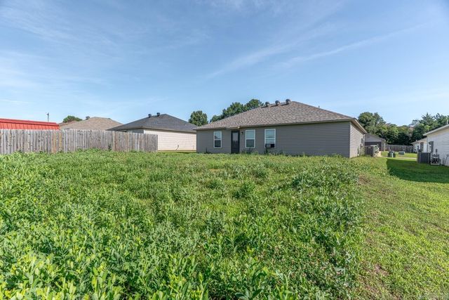 4017 Willow Ridge Dr, Jonesboro, AR 72405