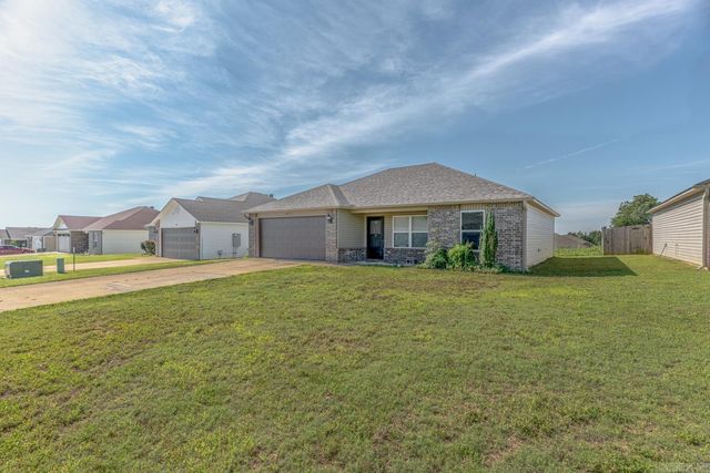 4017 Willow Ridge Dr, Jonesboro, AR 72405