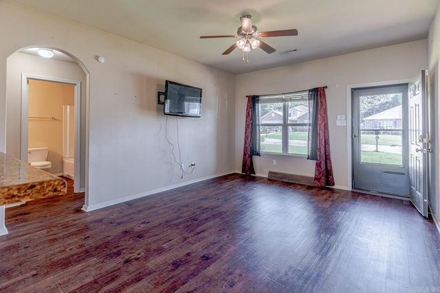 4017 Willow Ridge Dr, Jonesboro, AR 72405