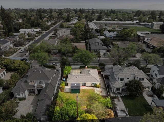 2704 Louis Road, Palo Alto, CA 94303