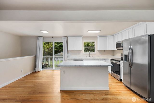 20604 4th Avenue SW, Normandy Park, WA 98166