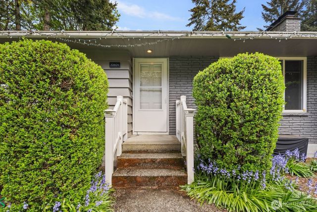 20604 4th Avenue SW, Normandy Park, WA 98166