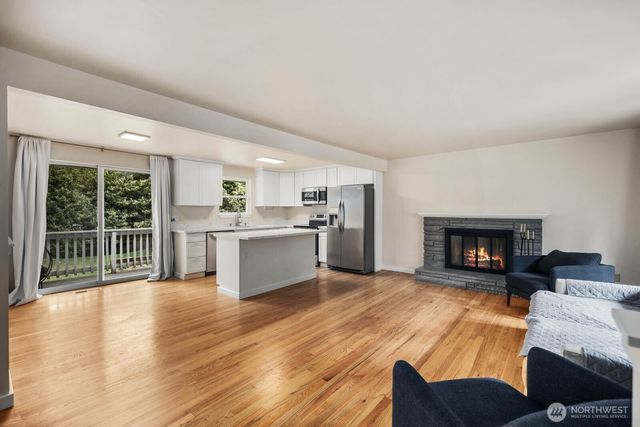 20604 4th Avenue SW, Normandy Park, WA 98166