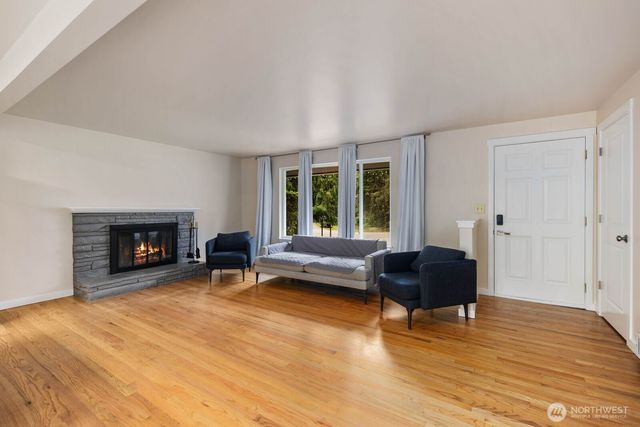 20604 4th Avenue SW, Normandy Park, WA 98166