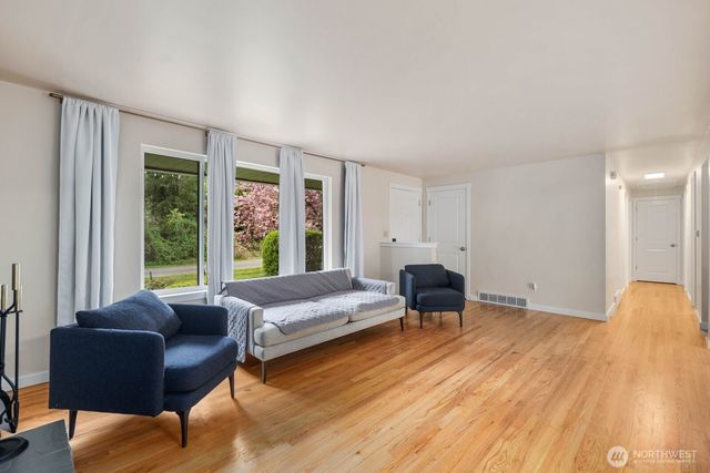 20604 4th Avenue SW, Normandy Park, WA 98166