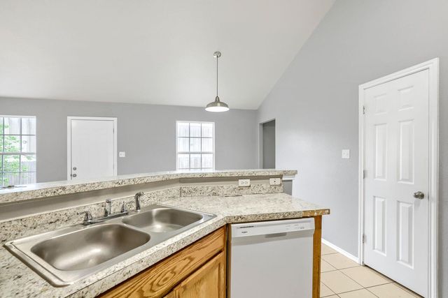805 Debra DR, Taylor, TX 76574