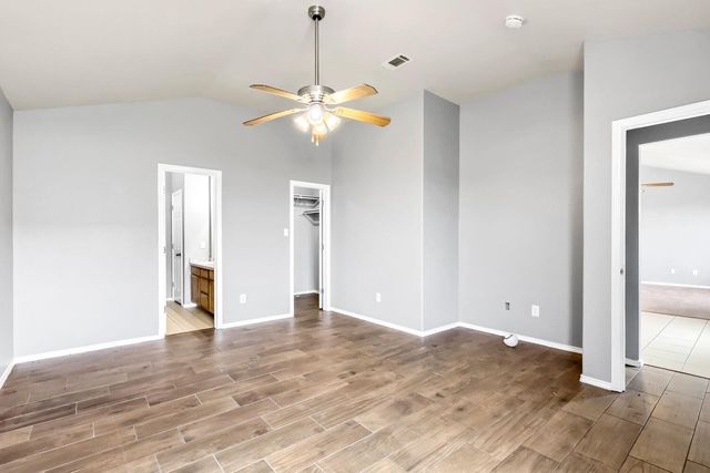 805 Debra DR, Taylor, TX 76574