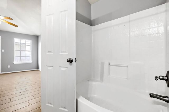805 Debra DR, Taylor, TX 76574