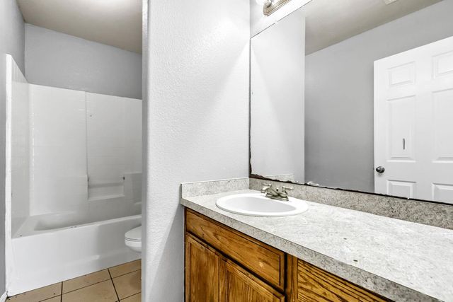 805 Debra DR, Taylor, TX 76574