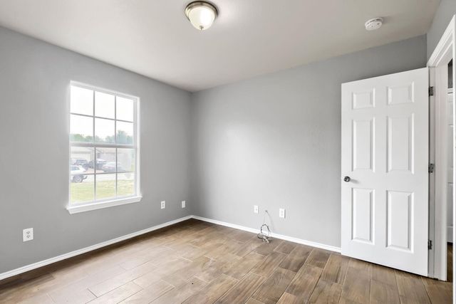 805 Debra DR, Taylor, TX 76574