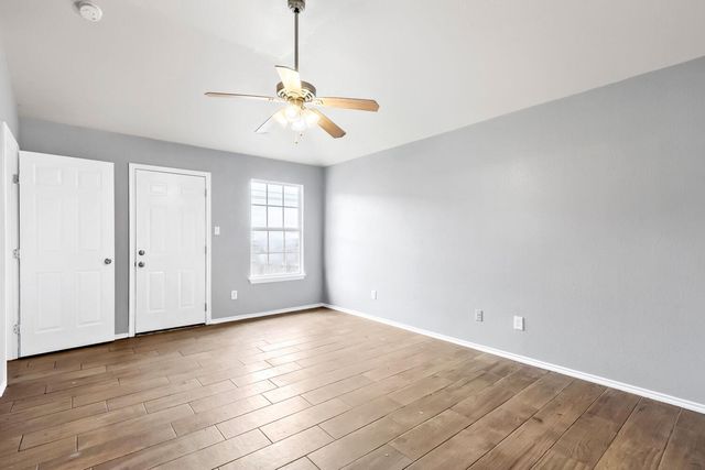 805 Debra DR, Taylor, TX 76574