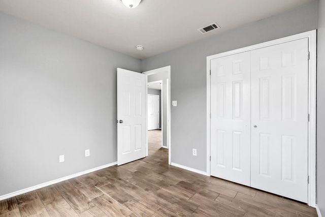 805 Debra DR, Taylor, TX 76574