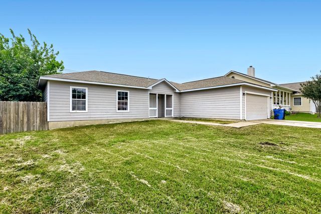 805 Debra DR, Taylor, TX 76574