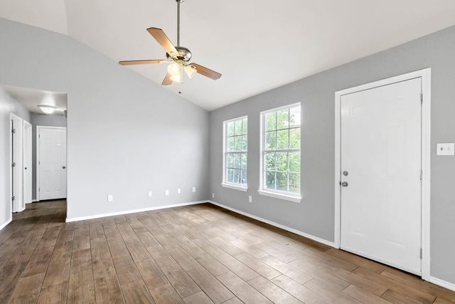 805 Debra DR, Taylor, TX 76574