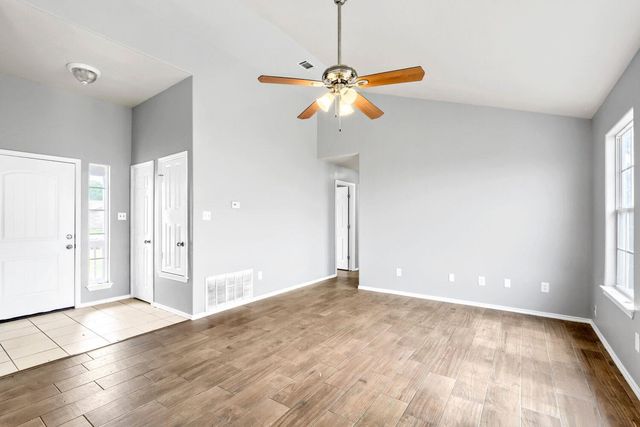 805 Debra DR, Taylor, TX 76574