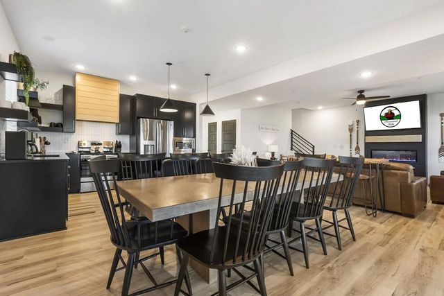 305 Rocky Shores Ridge 30, Hollister, MO 65672