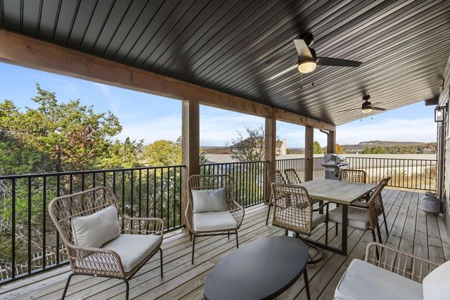 305 Rocky Shores Ridge 30, Hollister, MO 65672