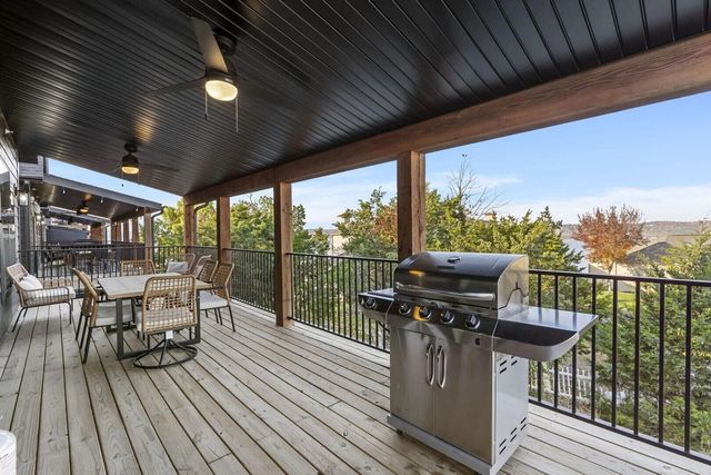 305 Rocky Shores Ridge 30, Hollister, MO 65672