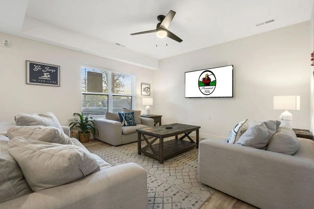 305 Rocky Shores Ridge 30, Hollister, MO 65672