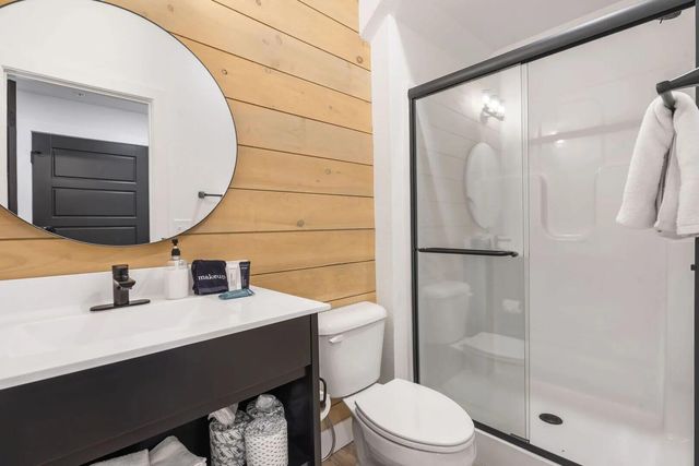 305 Rocky Shores Ridge 30, Hollister, MO 65672