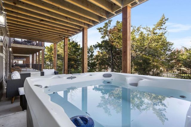 305 Rocky Shores Ridge 30, Hollister, MO 65672